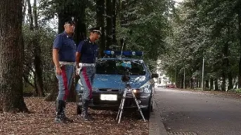 Una pattuglia della polizia stradale in azione