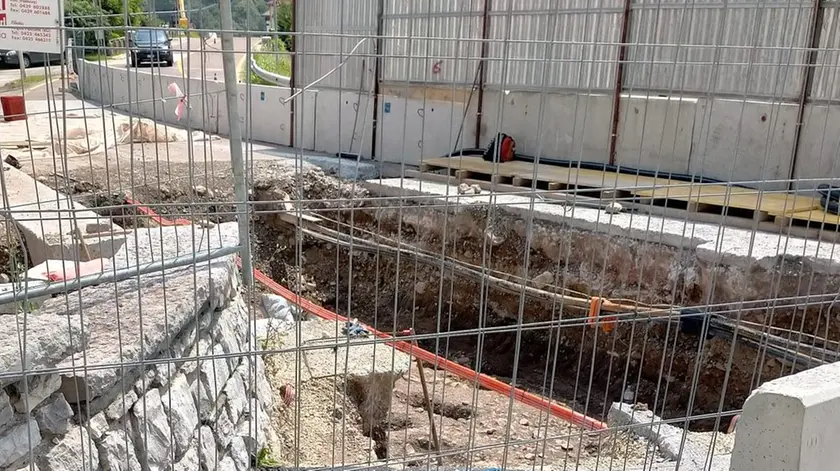 Il cantiere di Castellavazzo chiuso per via dei ritrovamenti archeologici