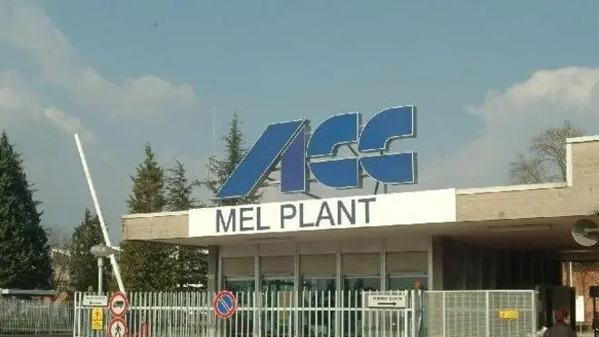 L'Acc di Mel La fabbrica della Acc a Mel L'azienda ha annunciato possibili tagli anche sullo stabilimento zumellese