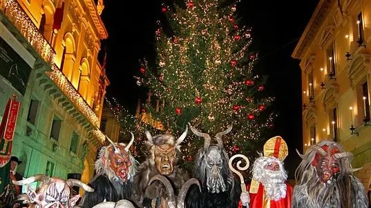 CARRAI - ACCENSIONE ALBERO DI NATALE CARRAI - ACCENSIONE ALBERO DI NATALE