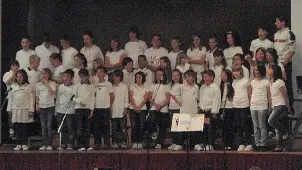 I piccoli cantori della scuola elementare di Libano