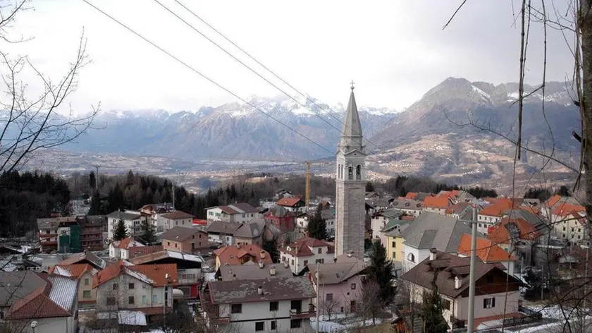 tambre, gennaio 2005.Una veduta di Tambre