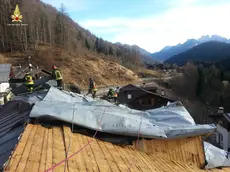 Il forte vento ha scoperchiato i tetti in val di Zoldo