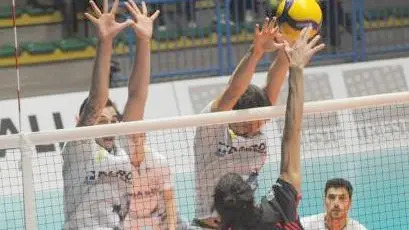 Un muro di Filippo Maccabruni e Matteo Mozzato