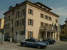 questura belluno; macchina polizia