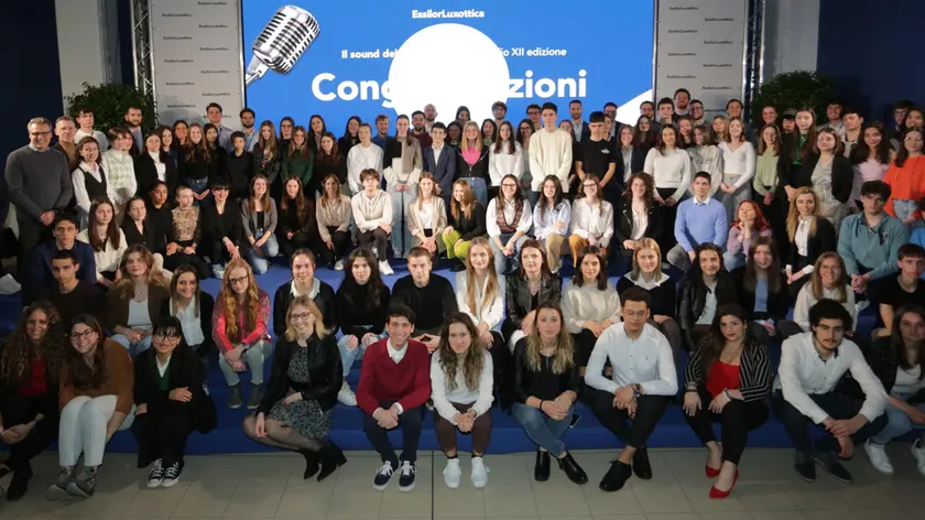 Gli studenti premiati ad Agordo con le borse di studio Luxottica