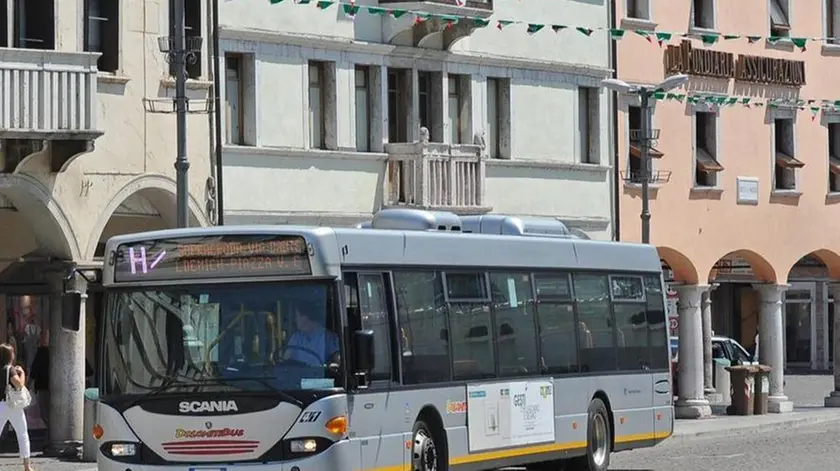 GLI AUTOBUS DELLA DOLOMITIBUS A BELLUNO