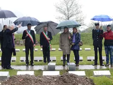 gian paolo perona-perona-longarone- inumazione cimitero fortogna