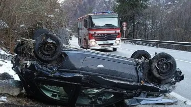 La Opel Corsa distrutta nell’incidente