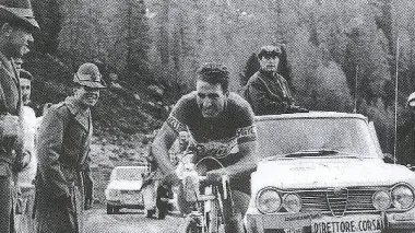 Vito Taccone nella Belluno-Moena (Foto dal libro di Emanuele D’Andrea)
