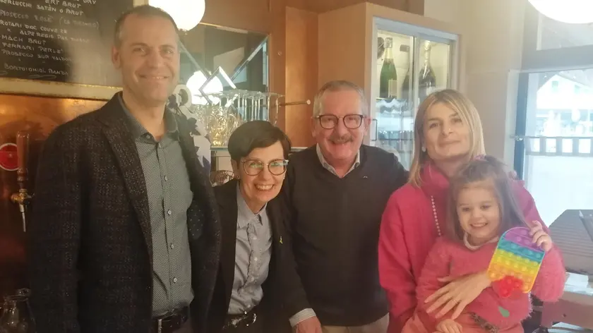 Il cambio gestione al bar al Cavallino di Feltre