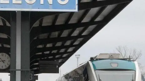 Belluno, 10 dicembre 2007. Alla stazione di Belluno arriva il nuovo servizio navetta di trenitalia Il Minuetto