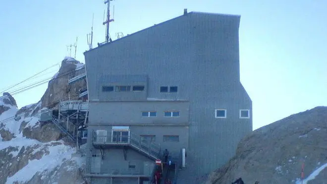 - L'arrivo della funivia di Punta Rocca