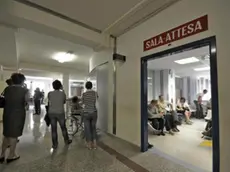 Belluno 2008. Il pronto soccorso dell'ospedale San Martino di Belluno. - La sala di aspetto del pronto soccorso e lo sportello di accettazione