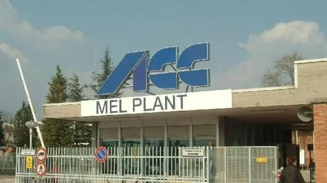 L'Acc di Mel La fabbrica della Acc a Mel L'azienda ha annunciato possibili tagli anche sullo stabilimento zumellese