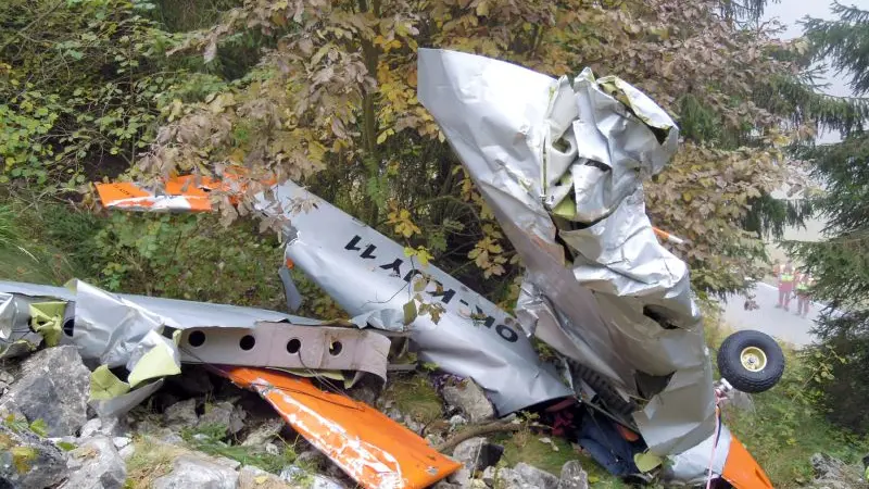 Agostini Borso Del Grappa località "Camol" personale del soccorso alpino della stazione "Pedemontana del Grappa" nel corso delle operazioni di soccorso.