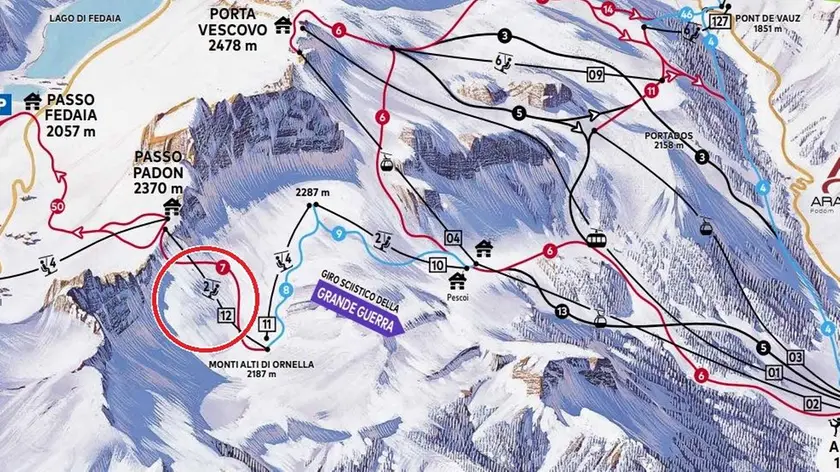 Nel cerchio rosso la seggiovia Padon 1 in cui è avvenuto l’incidente mortale. L’impianto di risalita porta dai Colli Alti di Ornella al passo Padon nel comprensorio Arabba-Marmolada