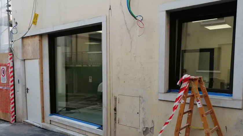 I lavori a Palazzo Bovio, sede della Sparkasse a Feltre