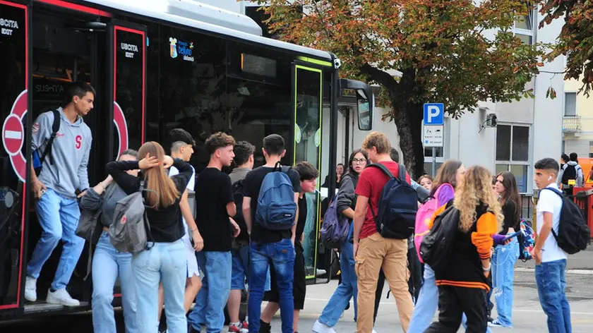 Studenti in stazione (Foto d'archivio)