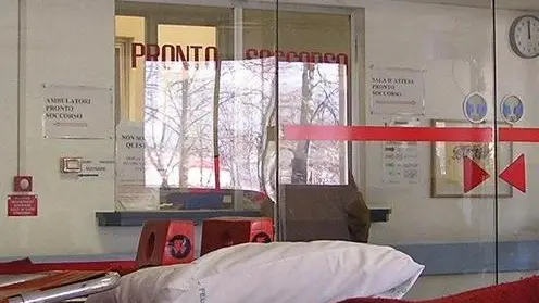 L'entrata del pronto soccorso di Feltre in questi giorni preso d'assalto dai cittadini alle prese con l'influenza