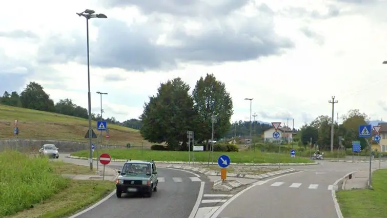 La rotatoria di Vignole, bloccato il transito verso Belluno