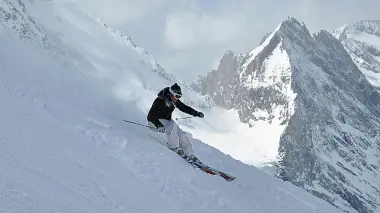 Un esperto di sci alpinismo