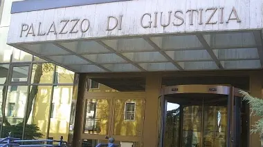 L’ingresso del palazzo di giustizia di Belluno