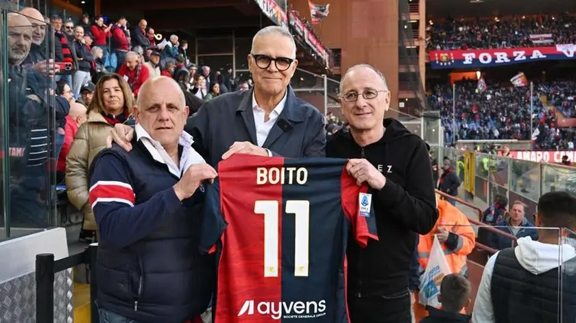 La consegna della maglia a Francesco Boito da parte del presidente Alberto Zangrillo