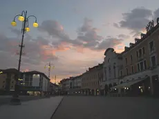 Domani lampioni oscurati mezz'ora in piazza dei Martiri