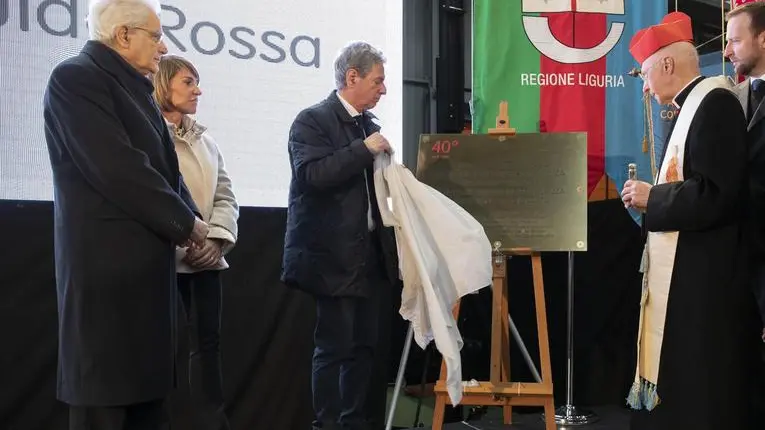 Il presidente della Repubblica Sergio Mattarella nello stabilimentto ArcelorMittal durante la cerimonia commemorativa del 40° anniversario dell'uccisione del sindacalista Guido Rossa a Genova, 23 gennaio 2019. ANSA/Francesco Ammendola - Ufficio per la Stampa e la Comunicazione della Presidenza della Repubblica EDITORIAL USE ONLY NO SALES