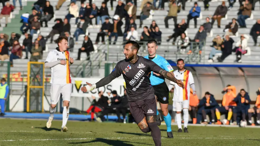Giacomo Marangon dopo il gol del 2-0 (Foto di Beppe De Zanet)