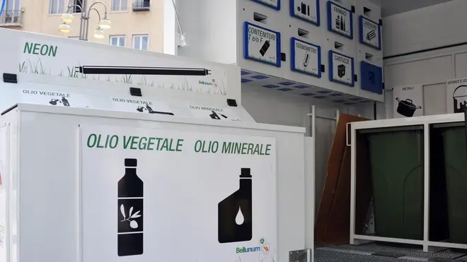 Il sindaco Jacopo Massaro inaugura il centro ambientale mobile acquistato dal comune di Belluno