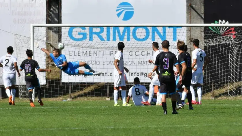 Il gol partita del Villafranca (Foto Beppe De Zanet)