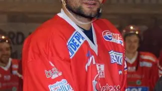 Capitan Lino De Toni riceve la coppa