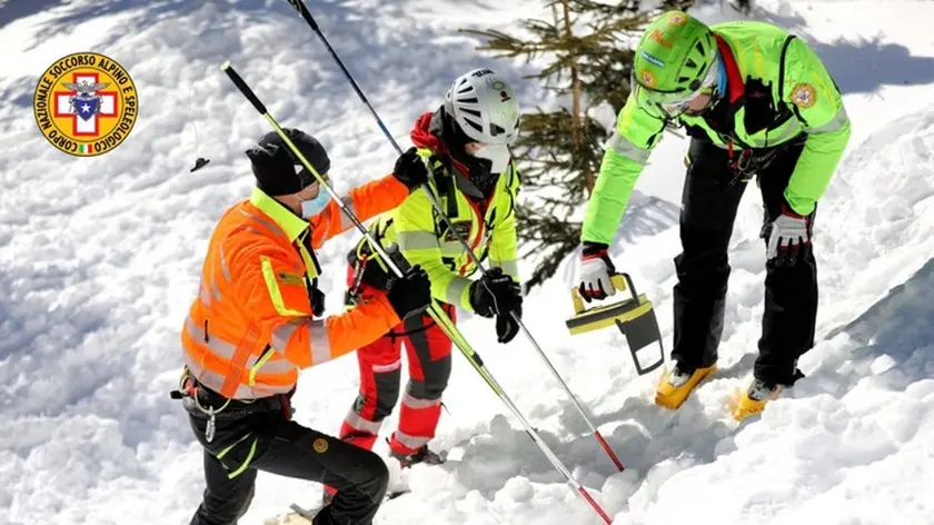 Ricerche in valanga del Soccorso Alpino
