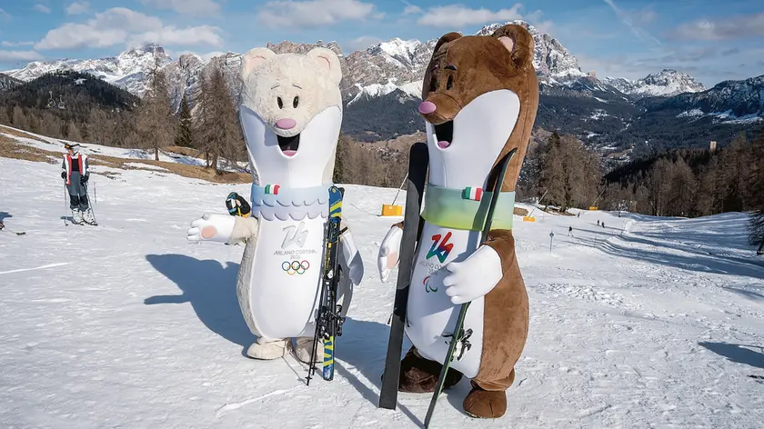Le due mascotte dei Giochi, Tina e Milo