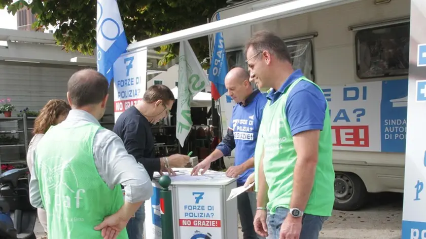 Agostini Treviso ivolantinaggio sindacato polizia