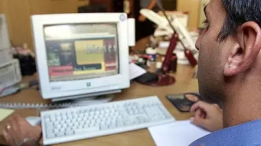 Per le foto pedo-porno trovate nel pc un ex insegnante sarà processato