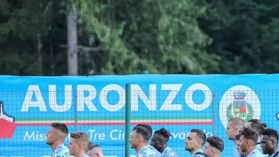 Un allenamento della Lazio l’anno scorso ad Auronzo