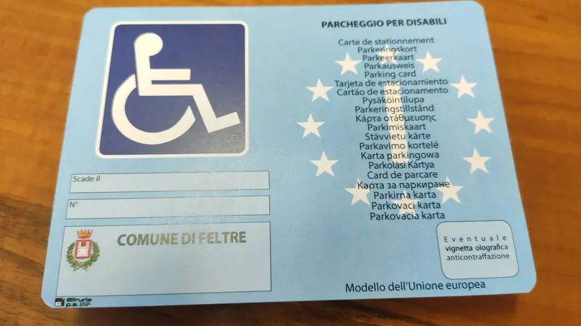 Un contrassegno per disabili del Comune di Feltre