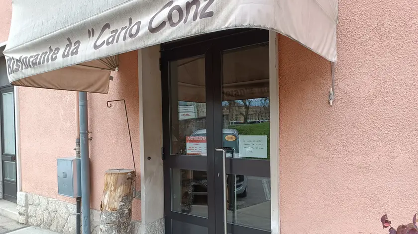 L'ingresso dello storico locale