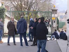 gian paolo perona- perona- belluno- giornalisti all'uscita del carcere in attesa dell'avvocato Rigoni stern
