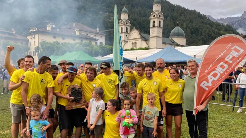 La festa di Toccol dopo la conquista del terzo “Palio dei cento” consecutivo