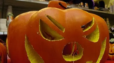 Pochi giorni ad Halloween, tempo di maschere e zucche