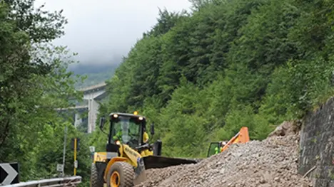 Ferrazza Vittorio Veneto strada chiusa per frana per il Fadalto