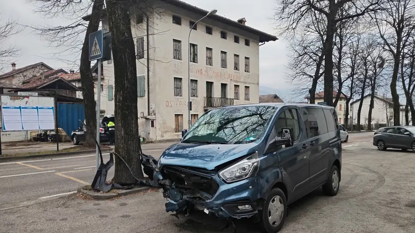 Il furgone incidentato nello scontro lungo viale Pedavena