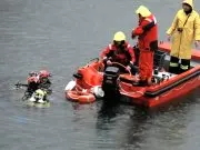 Sommozzatori e pompieri al lavoro al lago del Mis