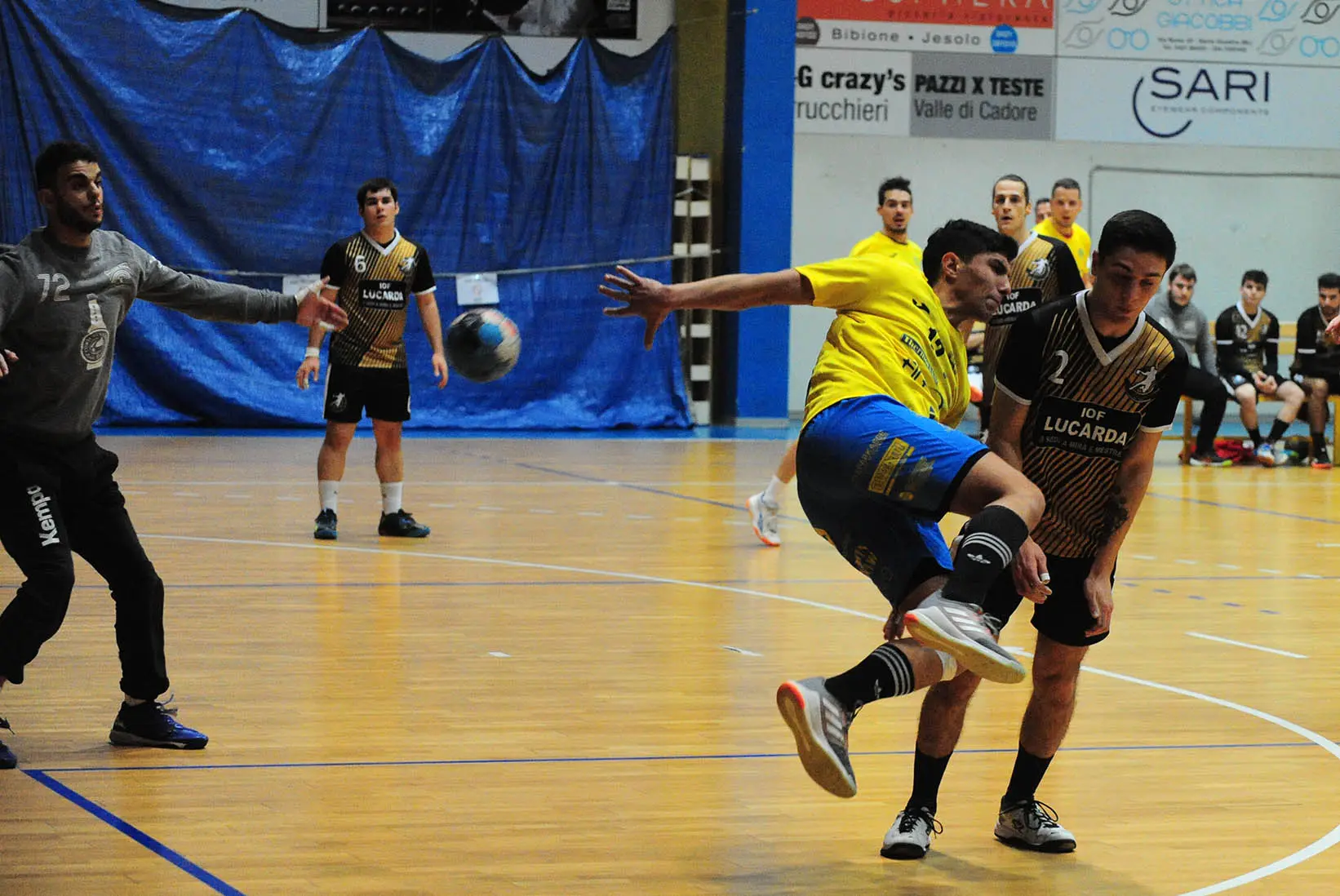 Importante successo della Pallamano Belluno, che batte l'Arcobaleno Oriago fanalino di coda e ridà un po' di ossigeno alla propria classifica in serie A2.