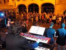 Prima delle tre serate dei GiovedÃ¬ in piazza organizzati dal consorzio centro storico e dal comune di Belluno. Lo spettacolo in piazza delle Erbe