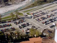 Il parcheggio di Lambioi Ora una decina di automobilisti multati nell'area dei camper il giorno di San Valentino faranno ricorso collettivo